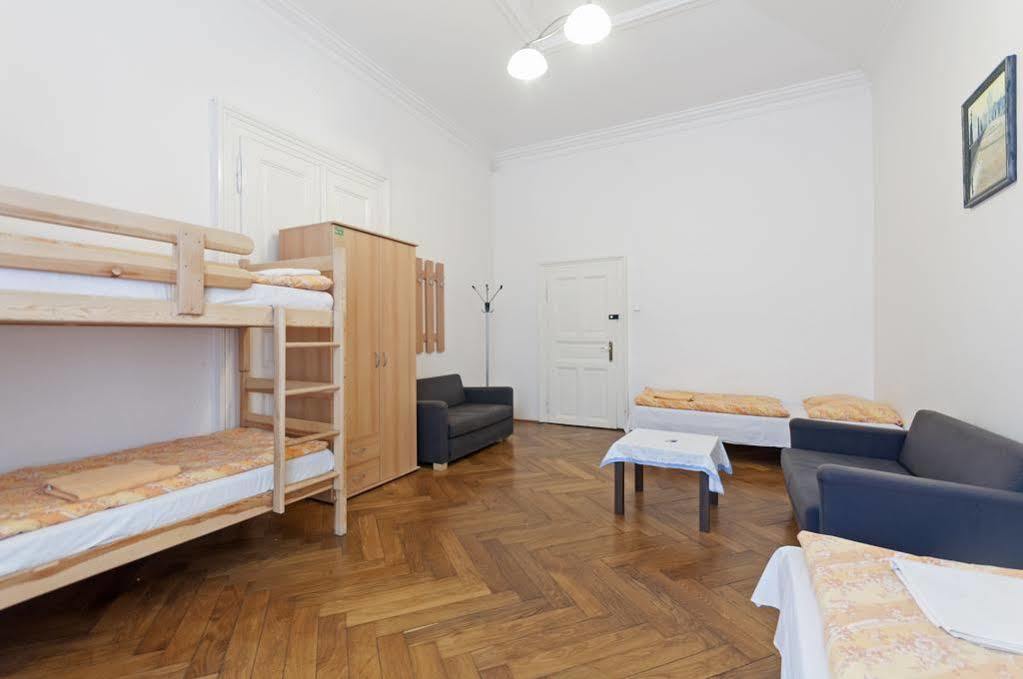 Gallery Hostel Prag Exterior foto